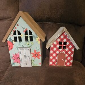 Pioneer woman wooden houses